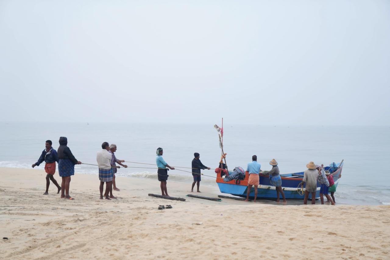 Marari Beach Bungalow Resort Alleppey Mararikulam Bagian luar foto