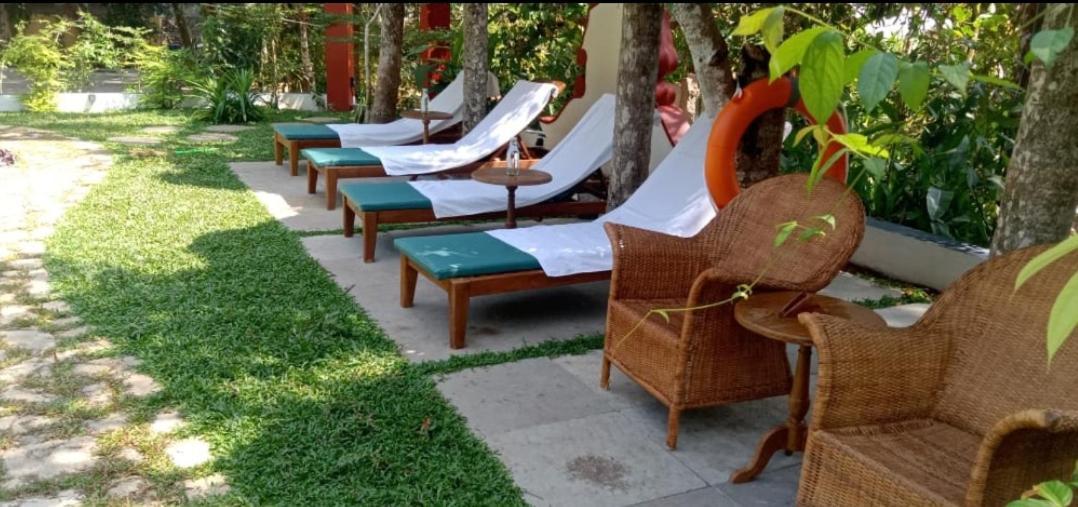 Marari Beach Bungalow Resort Alleppey Mararikulam Bagian luar foto