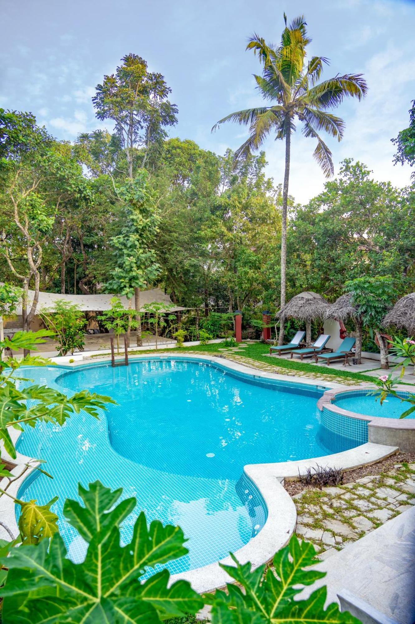 Marari Beach Bungalow Resort Alleppey Mararikulam Bagian luar foto