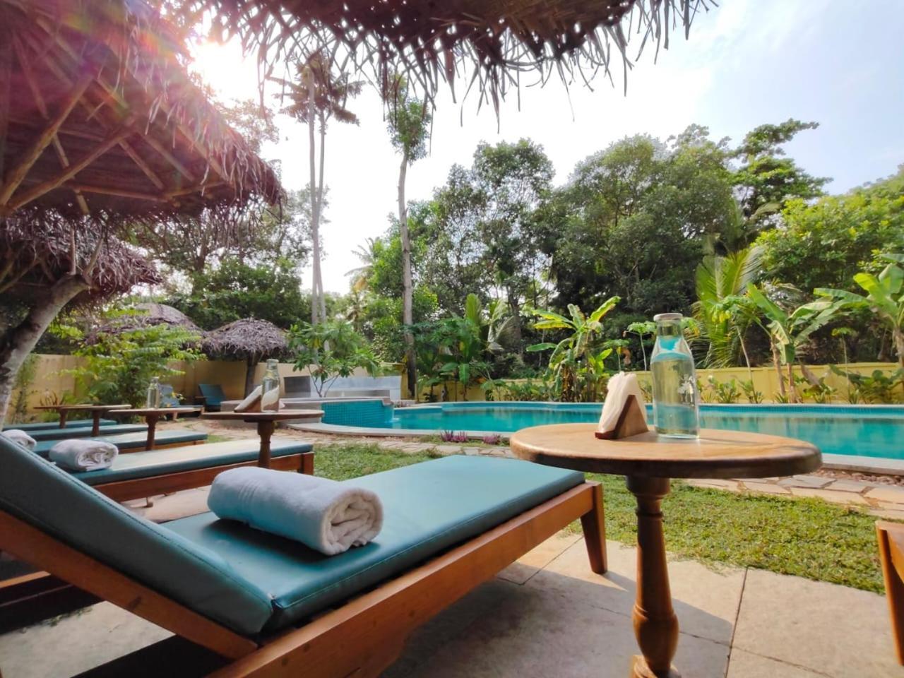 Marari Beach Bungalow Resort Alleppey Mararikulam Bagian luar foto