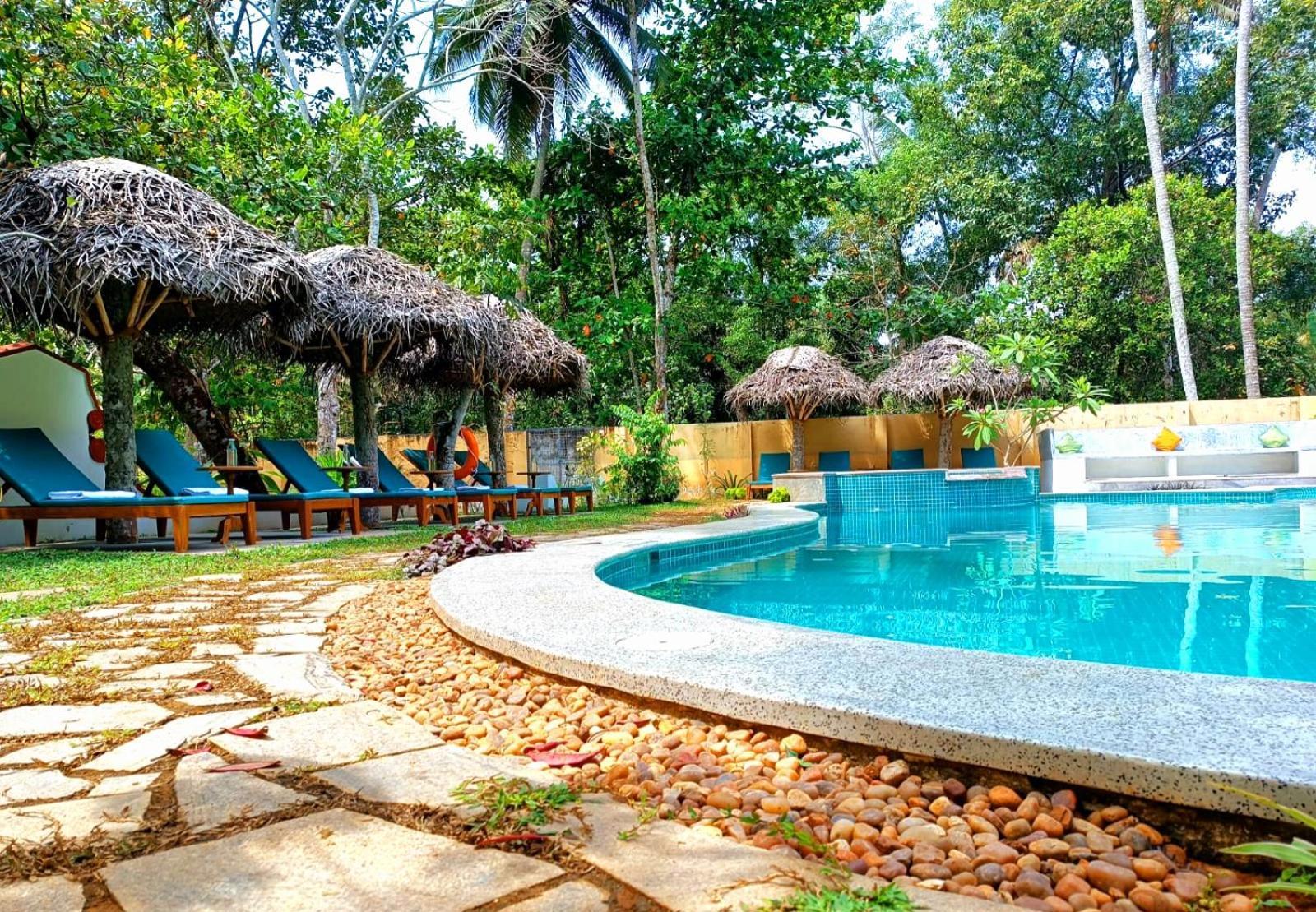 Marari Beach Bungalow Resort Alleppey Mararikulam Bagian luar foto
